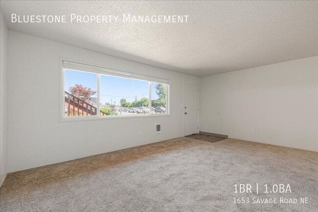 Photo - 1653 Savage Rd NE