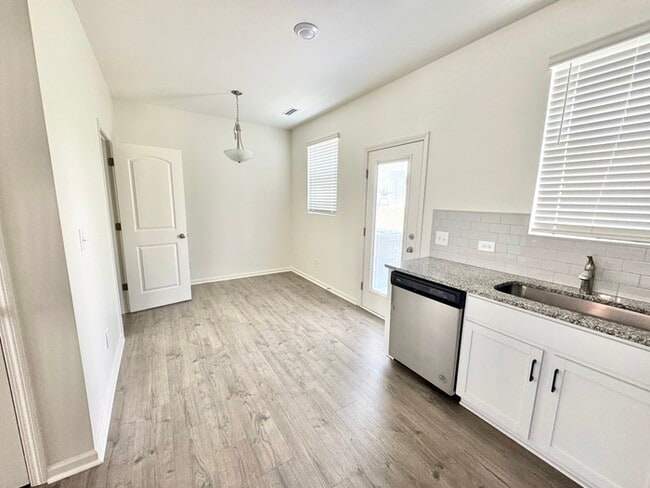 Photo - 3BD/2.5BTH townhome located in the Villages at Mallard Creek
