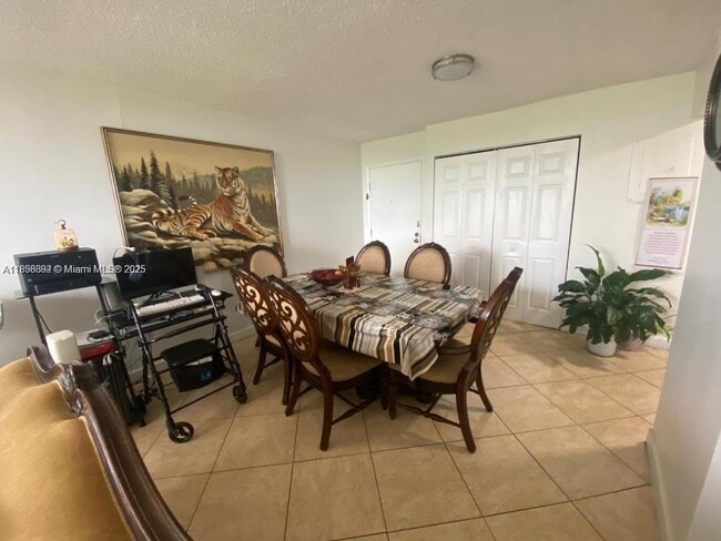 Photo - 310 Fontainebleau Blvd Unidad 506