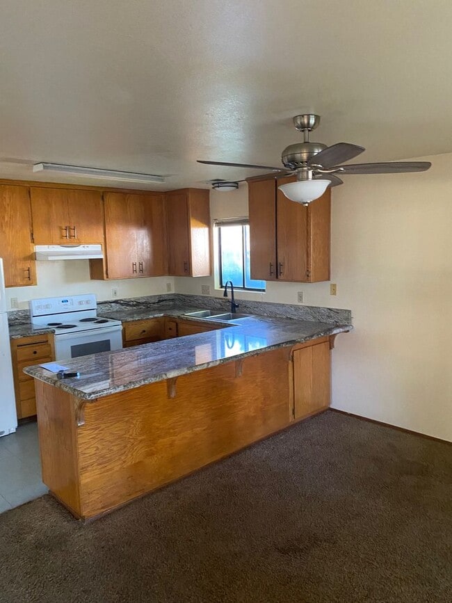 Photo - 1145 W 7th St