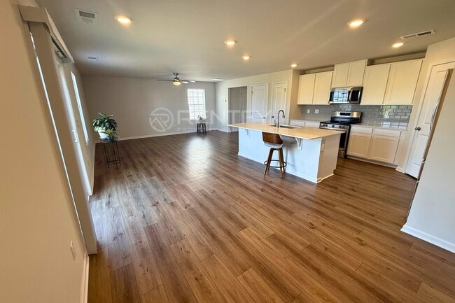 Photo - 2802 Legacy Rdg Ln