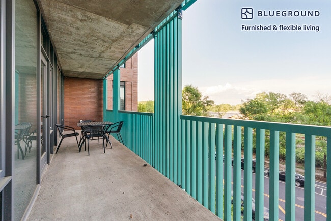 Photo - 3030 Potomac Ave Unidad FL3-ID1032