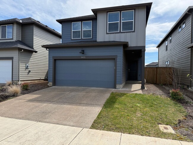 Building Photo - Newer 3 bedroom 2.5 bathroom house!