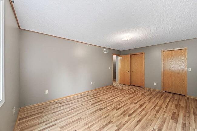 Photo - 9992 Fillmore St NE
