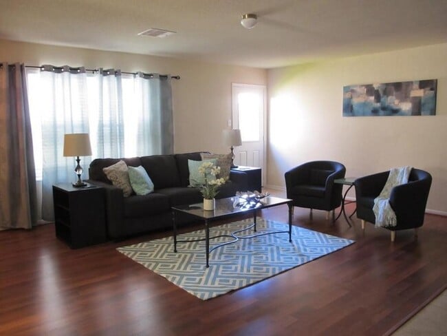 Building Photo - 3006 Thicket Path Way