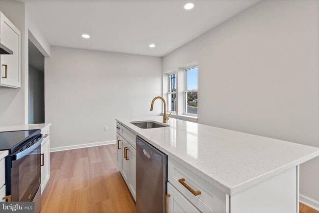 Photo - 730 New Pittsburg Ave