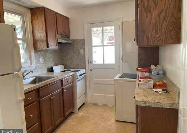Photo - 42 Lee St Unidad Apartment A