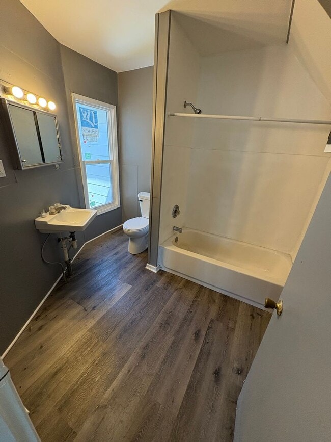 Photo - 626 W 2nd Unit 2 - 1 Bedroom 1 Bathroom