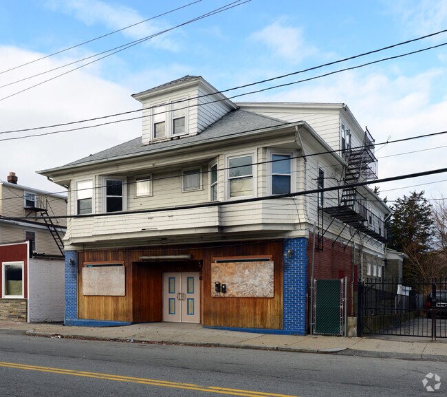 Photo - 349-351 Dyer Ave