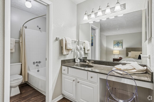 2BR, 2BA - 1,227SF - Primary Bathroom