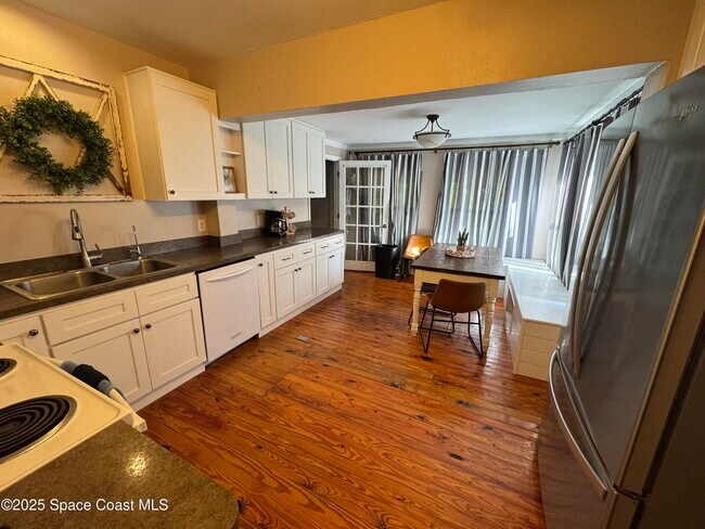 Photo - 14 Hardee Cir S