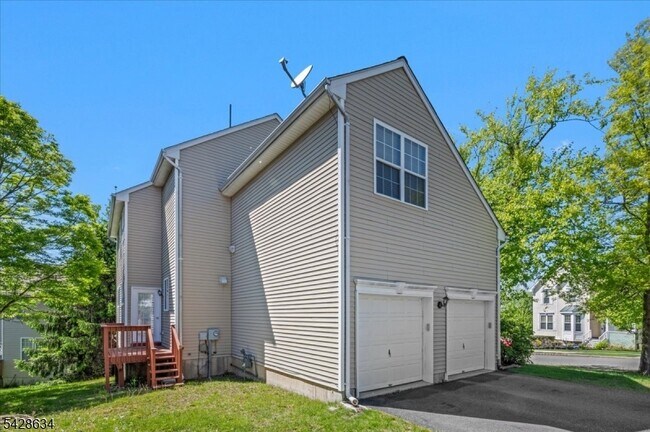Photo - 31 Winding Hill Dr