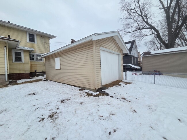 Photo - 651 W Wood St