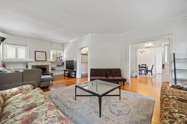 Photo - 627 Library Pl