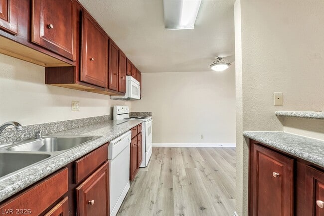 Photo - 5062 River Glen Dr Unit 151