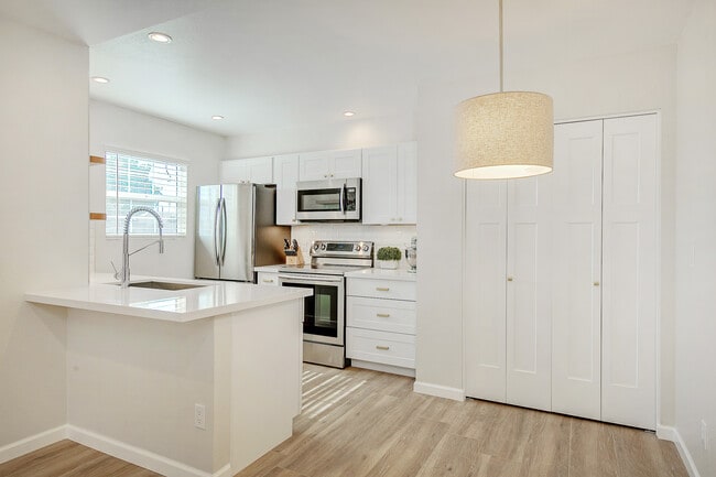 Building Photo - 2301 E University Dr