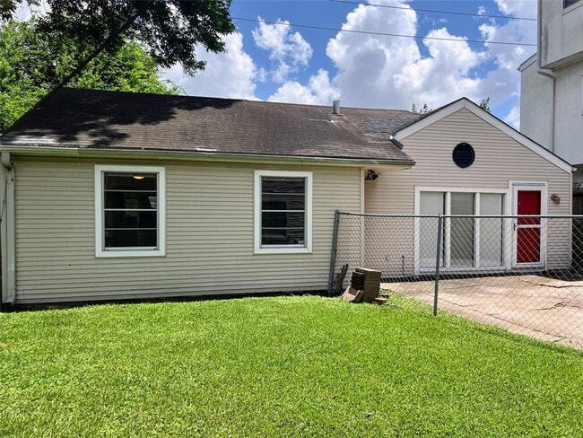 Building Photo - 2501.5 Dorrington St Rental