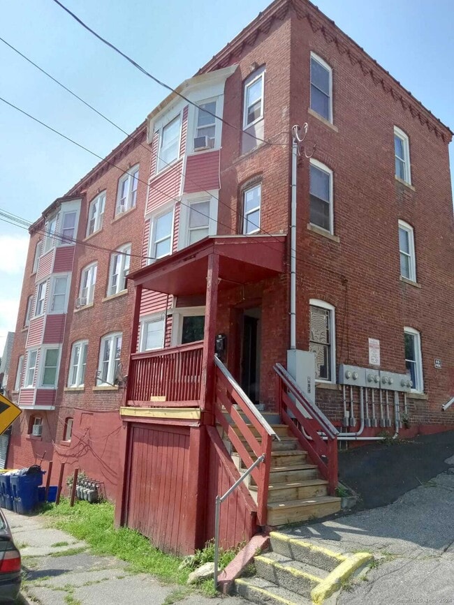 Building Photo - 121 Lounsbury St Unit 3E