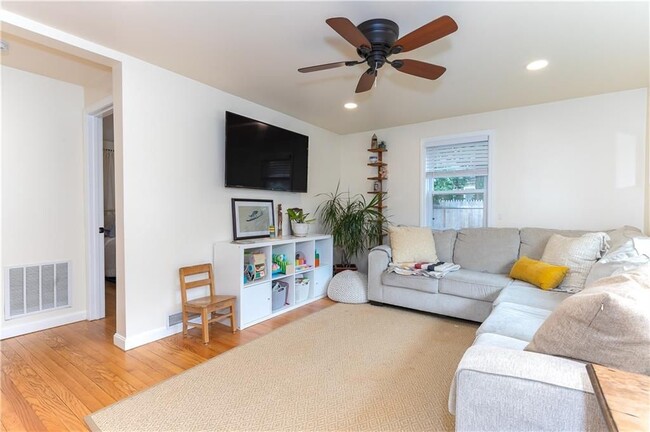 15 Spencer Dr