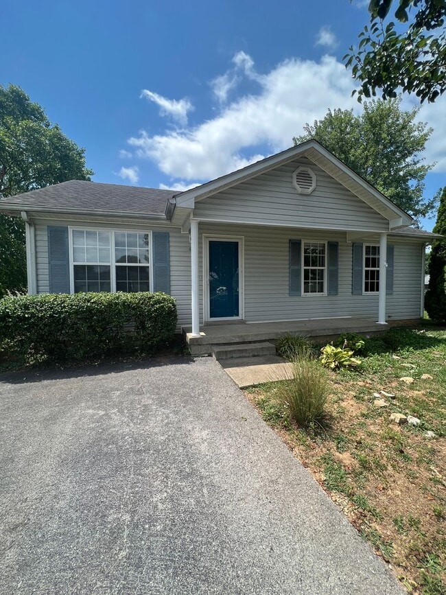 Photo - Spacious 3 bedroom, 2 bathroom home near R...