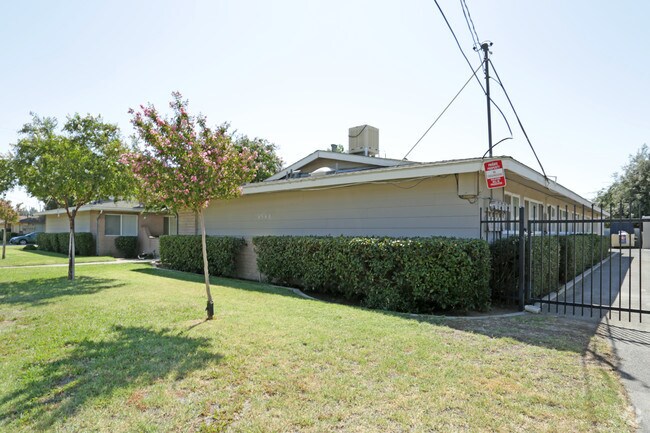 4540 E Sierra Madre Ave