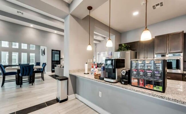 Building Photo - 1 bedroom in Houston TX 77099 Unit 1292 Rental