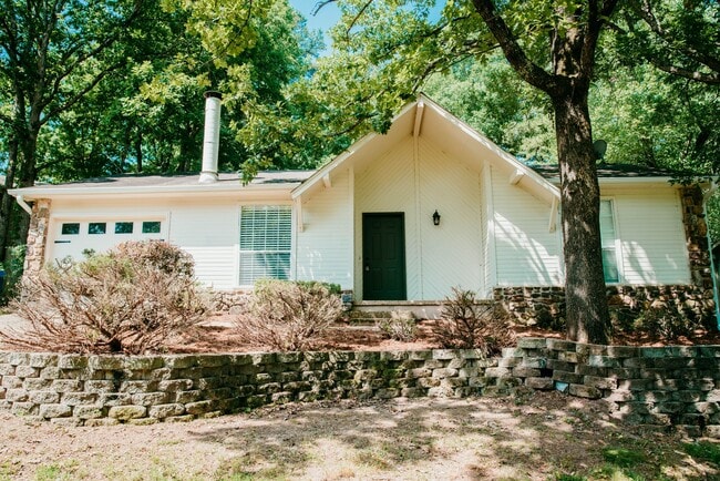 Photo - 20 Woodhill Dr