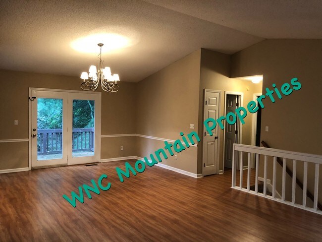 Photo - 44 Pine Ridge Trl