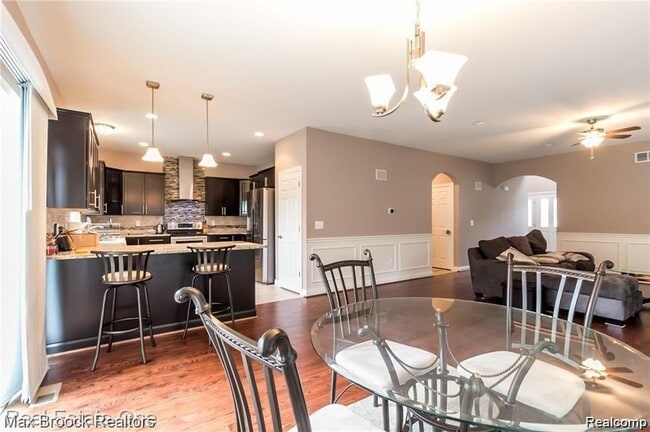 Photo - 2806 Benjamin Ave