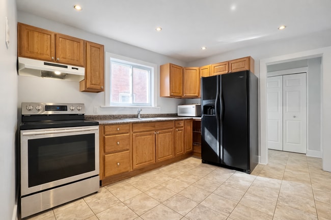 Photo - 5321 Morrison St Unit Lower