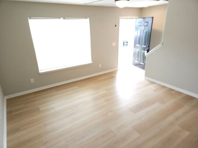Photo - 705 Crestland Ave Unit B2