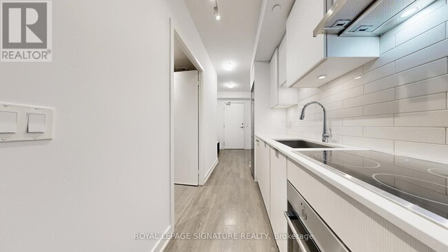 Photo - 195 Redpath Ave Unit 2016