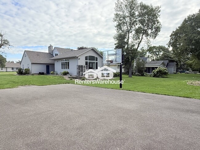 Photo - 840 Park Ave