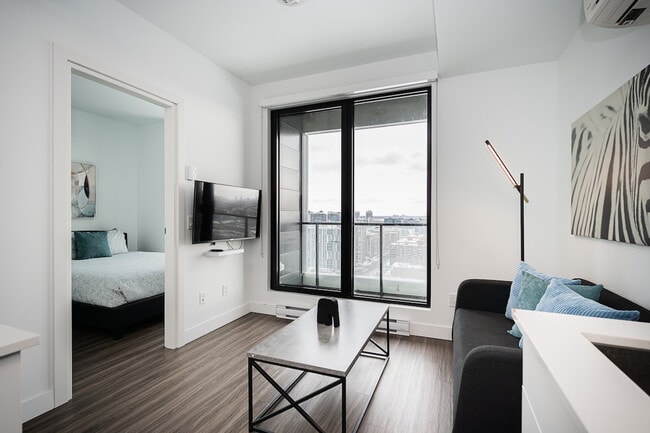 Building Photo - 1383 Av. Argyle