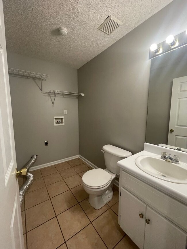 Photo - 152 Woodmere Dr
