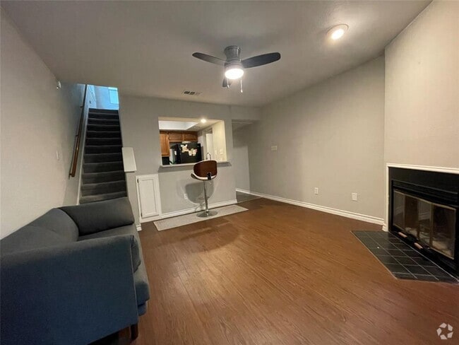 Building Photo - 1404 Norwalk Ln Unit 202 Rental