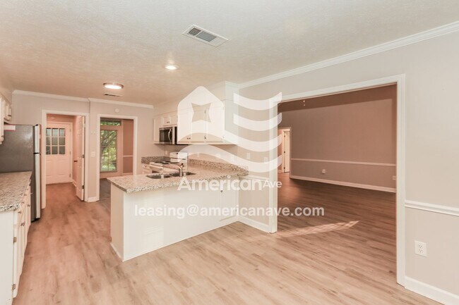 Photo - 111 Formosa Dr