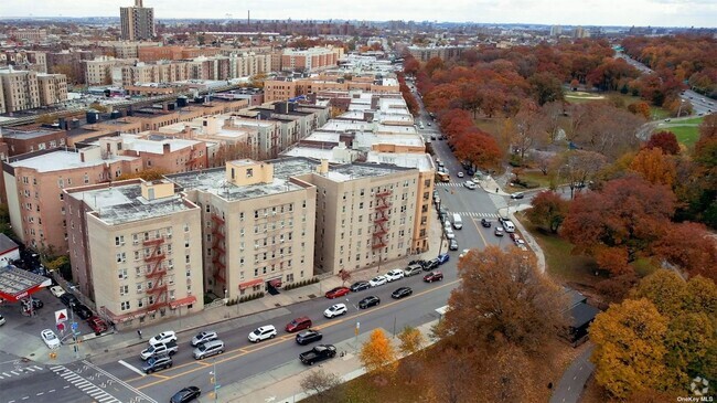 Building Photo - 2190 Boston Rd Unit 5M Rental