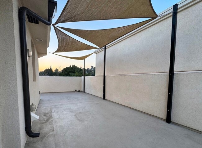 Photo - 751 Talbot Ln