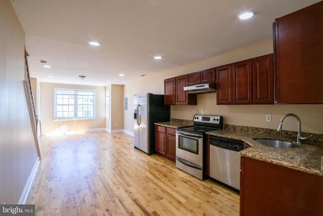 Photo - 1002 S 20th St Apartment Unit 2