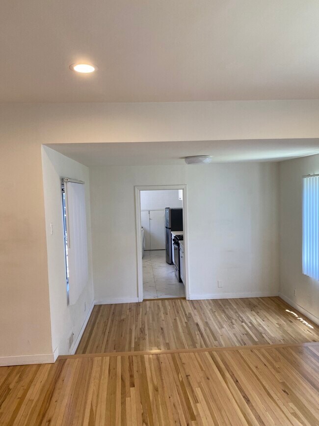 Photo - 1845 S Beverly Glen Blvd Unidad 1845 12