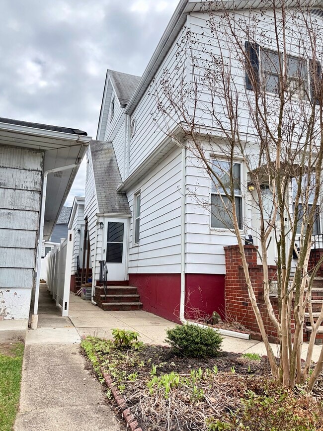 Photo - 30 Elm St Unit 2