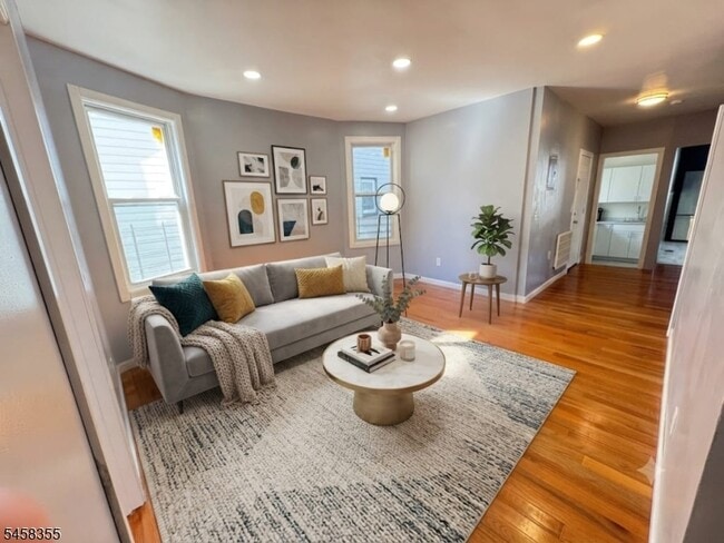 Photo - 239 S Clinton St