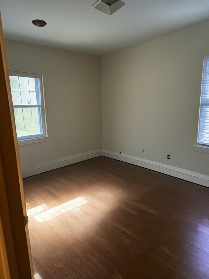 Photo - Cozy 1-Bedroom Home with Yard – Section 8 ...