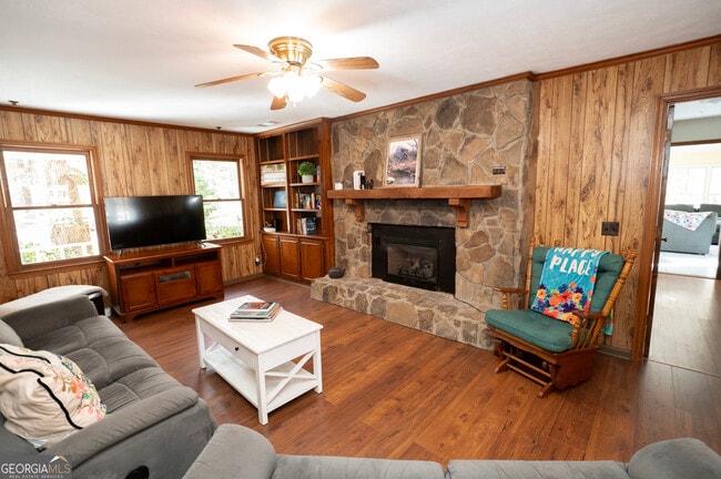 Photo - 371 Mountain Hill Rd