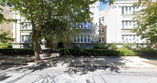 Building Photo - 324 Saint Paul St Unit 2 Rental