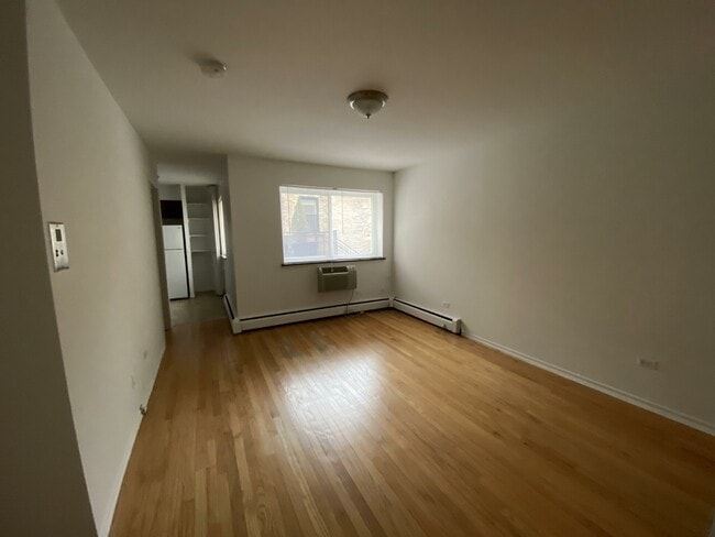 Photo - 736 W Buena Ave Unit 401