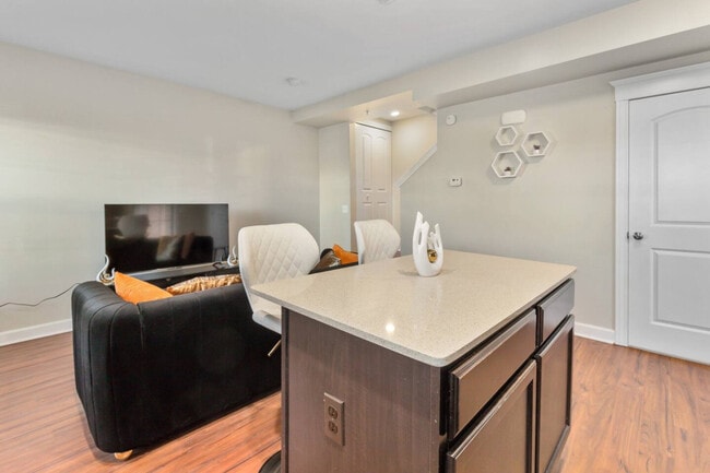 Photo - 702 E Ferry St Apartamento Unidad ID1228685P