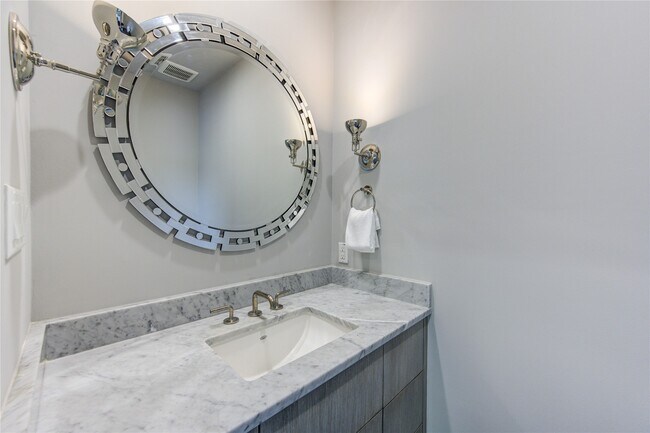 Photo - 5202 Chesapeake Way