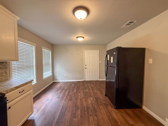 Photo - 3604 Torrence St